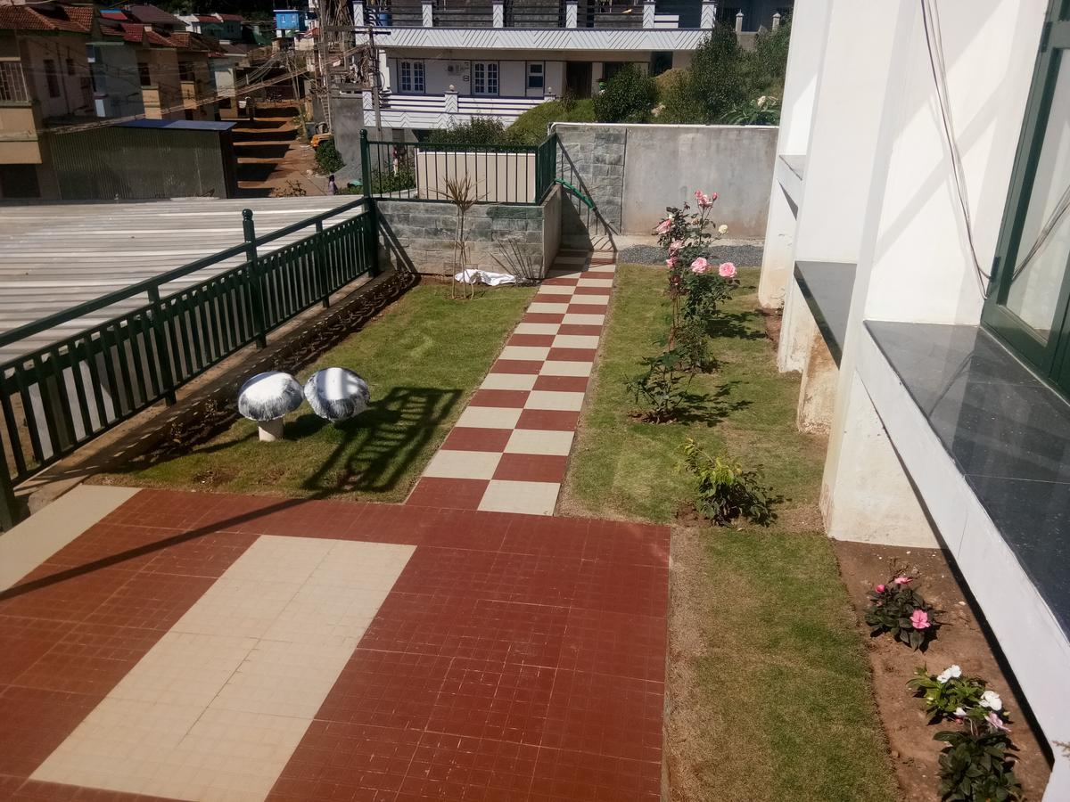 Skyblue Resort Ooty Esterno foto